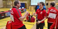 Foto: Philip Bernhard / Freude bei Michael Bittner und Jan-Luca Karstadt über den perfekten Auftakt für Aufsteiger SV GK Hannover.
