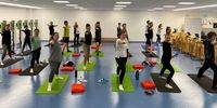 Foto: DSB / Für die DSB-Kaderathleten hat Yoga-Trainer Holger Zapf ein Programm entwickelt.