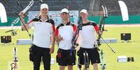 Foto: WAE / Beim Youth Cup im bulgarischen Ruse gelang den deutschen Nachwuchs-Compoundern Historisches: Simon Moritz, Fabio Alex und Noah Nuber (v.l.) belegten die Plätze eins bis drei.