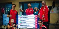 Foto: Foto-Lamprecht.de / Da steht es blau auf weiß: Die FSG Tacherting hat die Tabellenspitze im Süden übernommen.