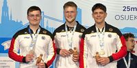 Foto: DSB / Zum Abschluss der EM konnten sich die Schnellfeuer-Junioren Fiete Kühn, Arne Schallus und Phillip Liebrecht (v.l.) über die Silbermedaille im Team freuen.
