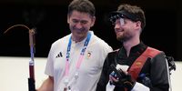 Foto: Nathalie Gallois / Bei den Olympischen Spielen Seite an Seite, nun bei der EM-Qualifikation in München am Start: Gewehr-Bundestrainer Wolfram Waibel und Maximilian Ulbrich.