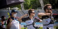 Foto: World Archery: Bundestrainer Oliver Haidn, Moritz Wieser und Florian Unruh beim Qualifikationsturnier in Paris.
