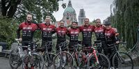 Foto: Privat / Glücklich nach sechs Tagen in Hannover angekommen: Die radelnden Sportschützen.