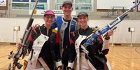 Foto: SSG Kevelaer / Ein Geschwister-Trio mit zwei Gewehren: Anna, Simon und Franka Janßen sorgten am letzten Vorrunden-Wochenende für Furore.