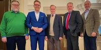 Foto: DSB / v.l.: Walter Wolpert, Marc Henrichmann, Hans-Heinrich von Schönfels, Jörg Brokamp und Olaf Niestroj sprachen in Berlin miteinander.