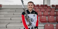 Foto: Lisa Pickl / Maximilian Dallinger freut sich auf den Heim-Weltcup auf der Olympia-Schießanlage in Garching-Hochbrück.