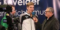 Foto: SSG Kevelaer / Ein bekanntes Bild aus Kevelaer: Ulli Potofski (rechts) interviewt Kevelaer-Trainer Simon Janßen.