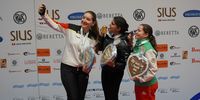 Foto: DSB / Sieger-Selfie mit Doreen Vennekamp, der Inderin Esha Singh und der Bulgarin Miroslava Mincheva.
