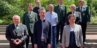 Foto: DSB / Das neue DSB-Präsidium um DSB-Präsident Hans-Heinrich von Schönfels (zweite Reihe in der Mitte). Es fehlt Stefan Rinke, Vizepräsident Jugend.