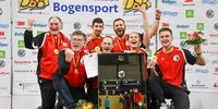 Foto: Eckhard Frerichs / Die FSG Tacherting jubelt über den gewonnen Meisterspiegel!