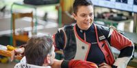 Foto: ESC / Lisa Müller, hier im Gespräch mit Co-Trainer Wolfram Waibel bei der EM in Breslau, geht zuversichtlich in die WM in Kairo.