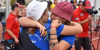 Foto: Eckhard Frerichs / Schwestern-Jubel! Regina (rechts) und Balbina Kellerer (BSG Raubling) schießen am Samstag um Gold bzw. Bronze auf dem Bowling Green.